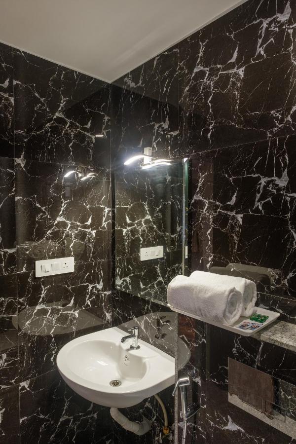 Hotel Opal Kolhápur Kültér fotó