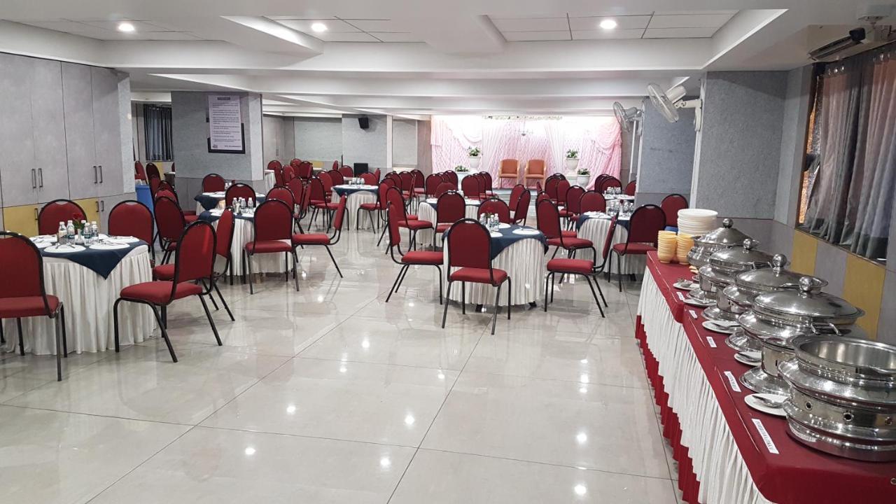 Hotel Opal Kolhápur Kültér fotó