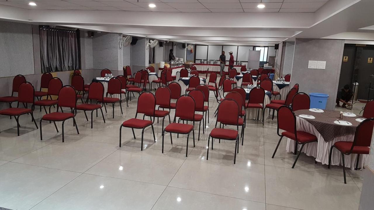 Hotel Opal Kolhápur Kültér fotó