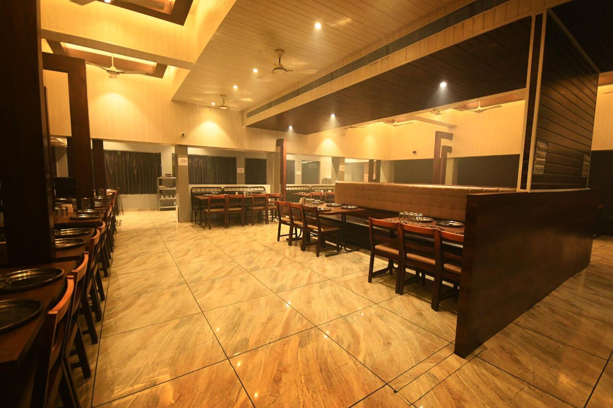 Hotel Opal Kolhápur Kültér fotó